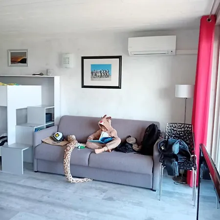 Nid Camarguais Les Pieds Dans L Eau *