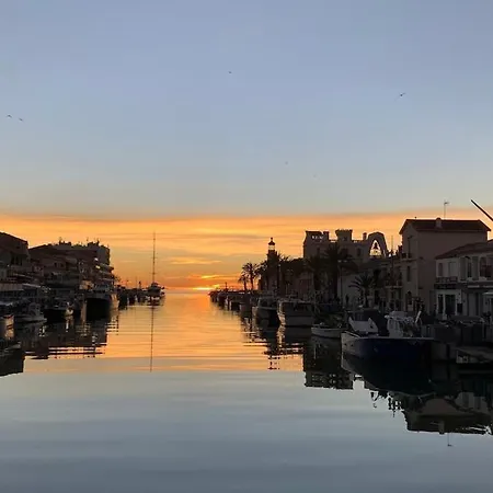 Nid Camarguais Les Pieds Dans L Eau Apartment Le Grau-du-Roi